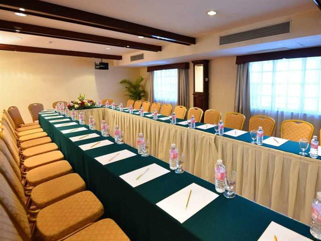 Holiday Villa Hotel City Centre Phnom Penh Exterior foto