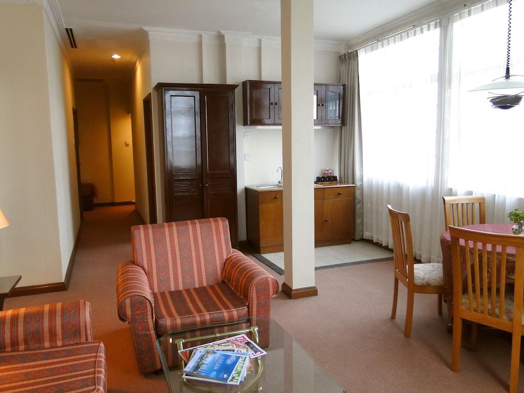 Holiday Villa Hotel City Centre Phnom Penh Exterior foto