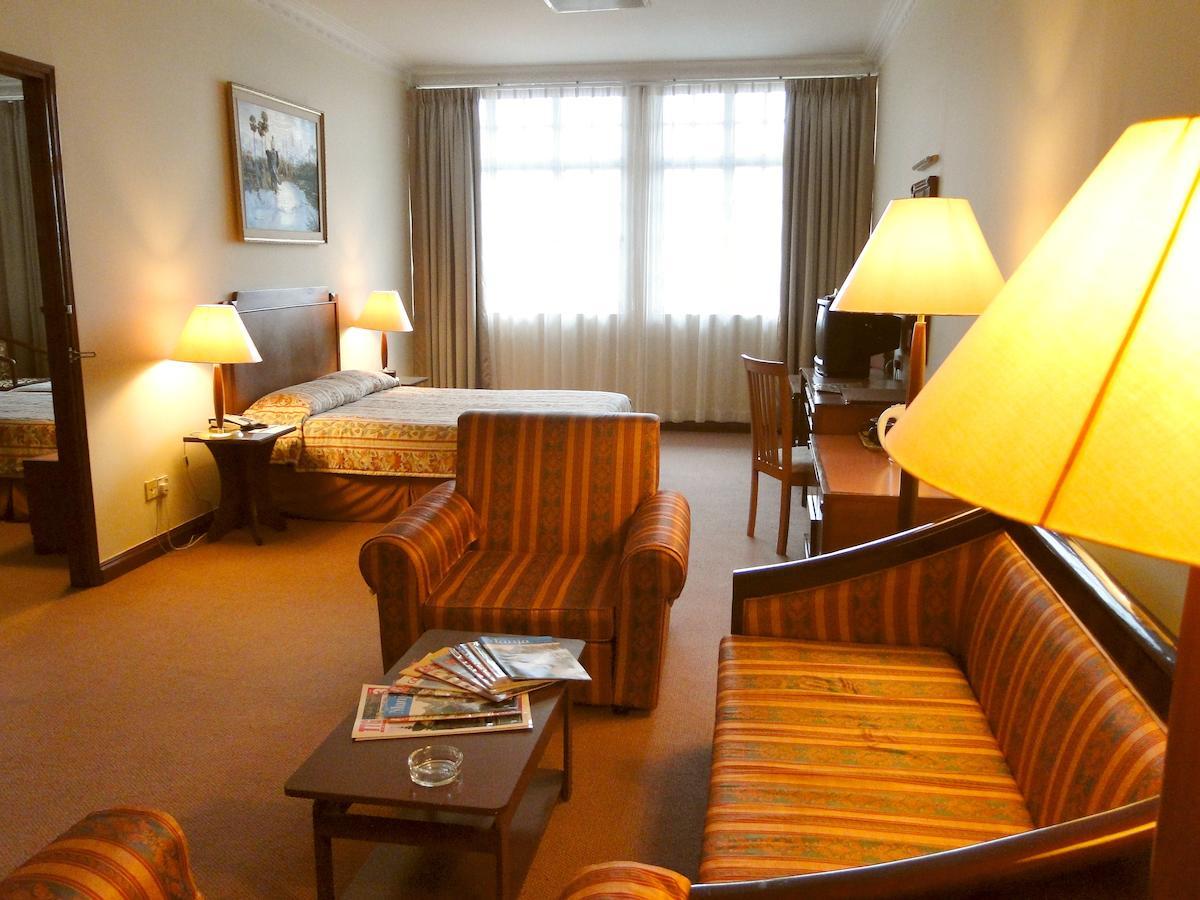 Holiday Villa Hotel City Centre Phnom Penh Zimmer foto